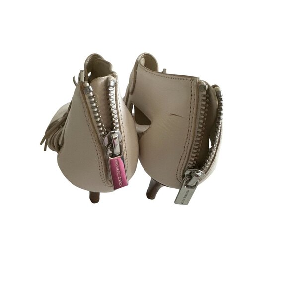 MICHAEL KORS Cream Leather Buckle Heels Sandals Size 6.5 - Picture 9 of 10